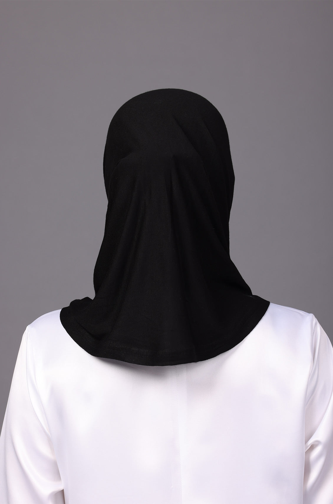 Full Coverage Under Scarf Black