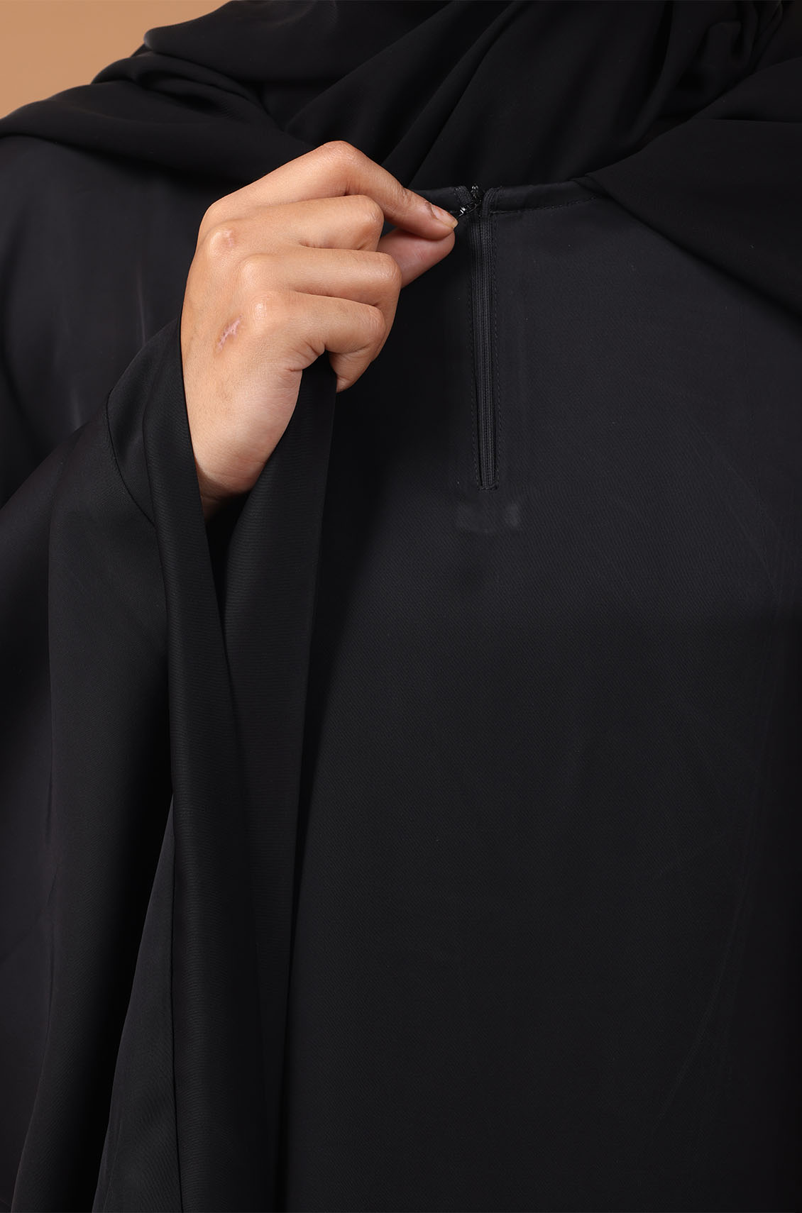 Black Nida Frill Kaftan