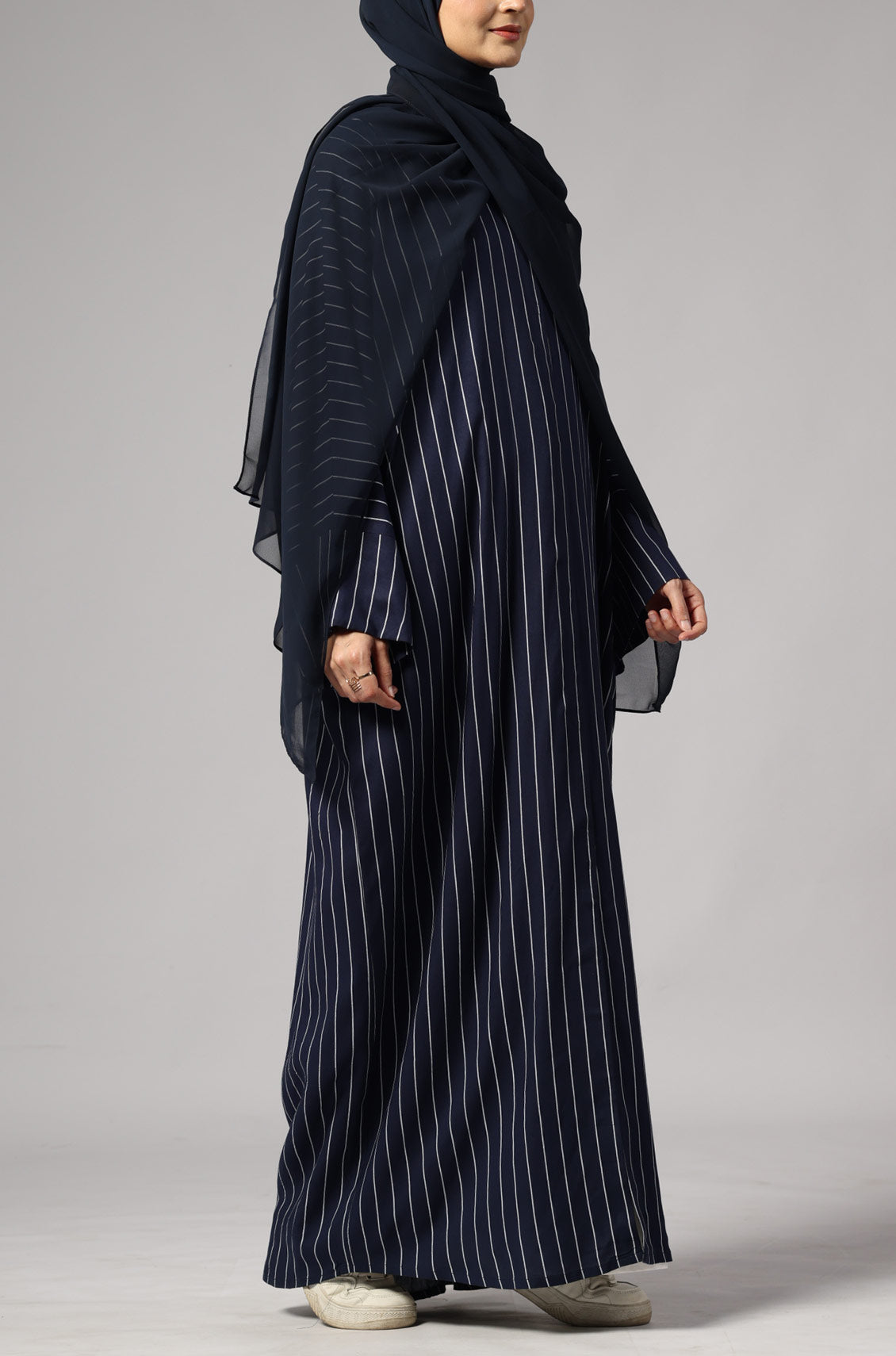 Zoya Striped Abaya- Navy