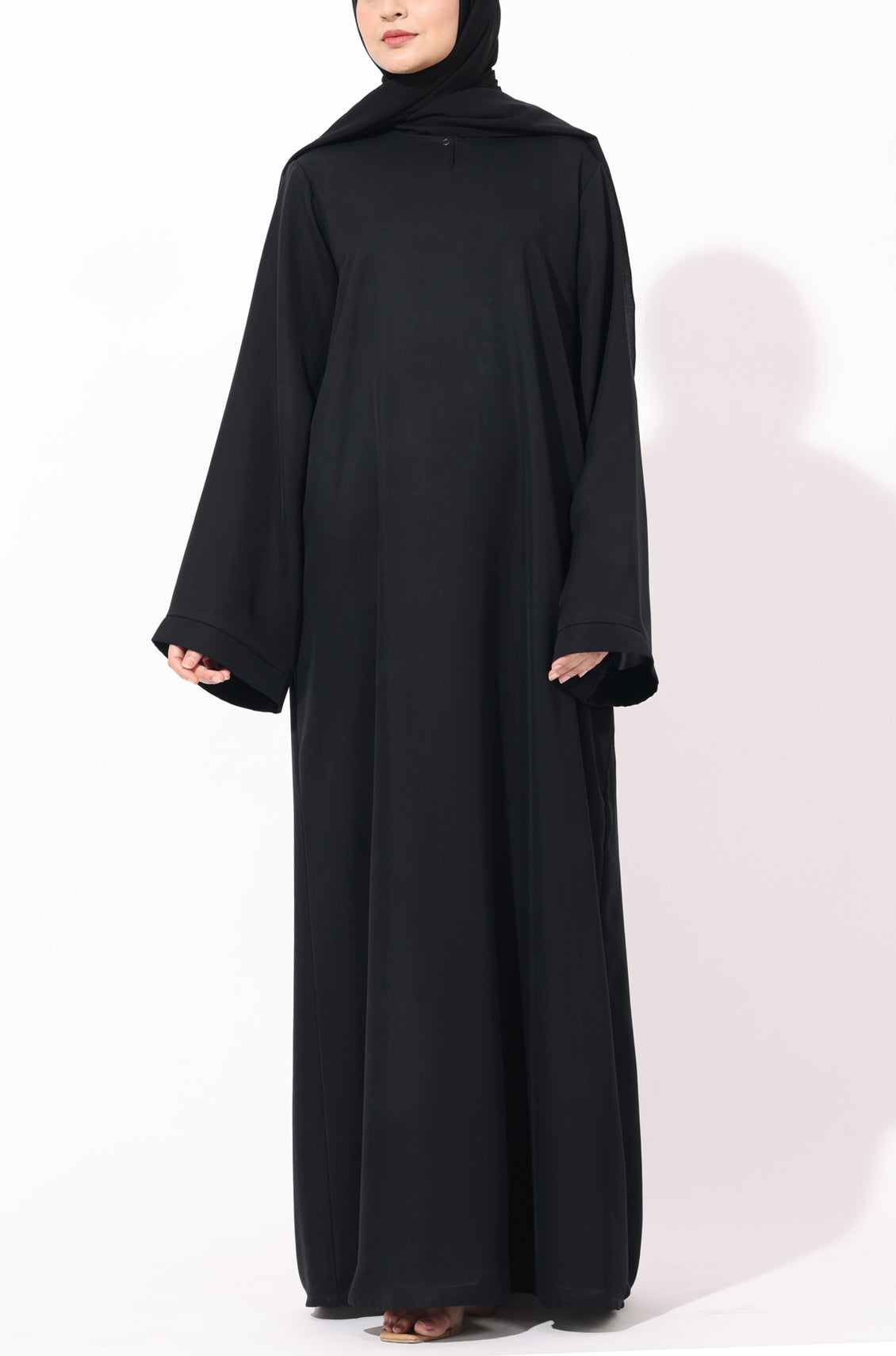 Black Nida Abaya Front Closed