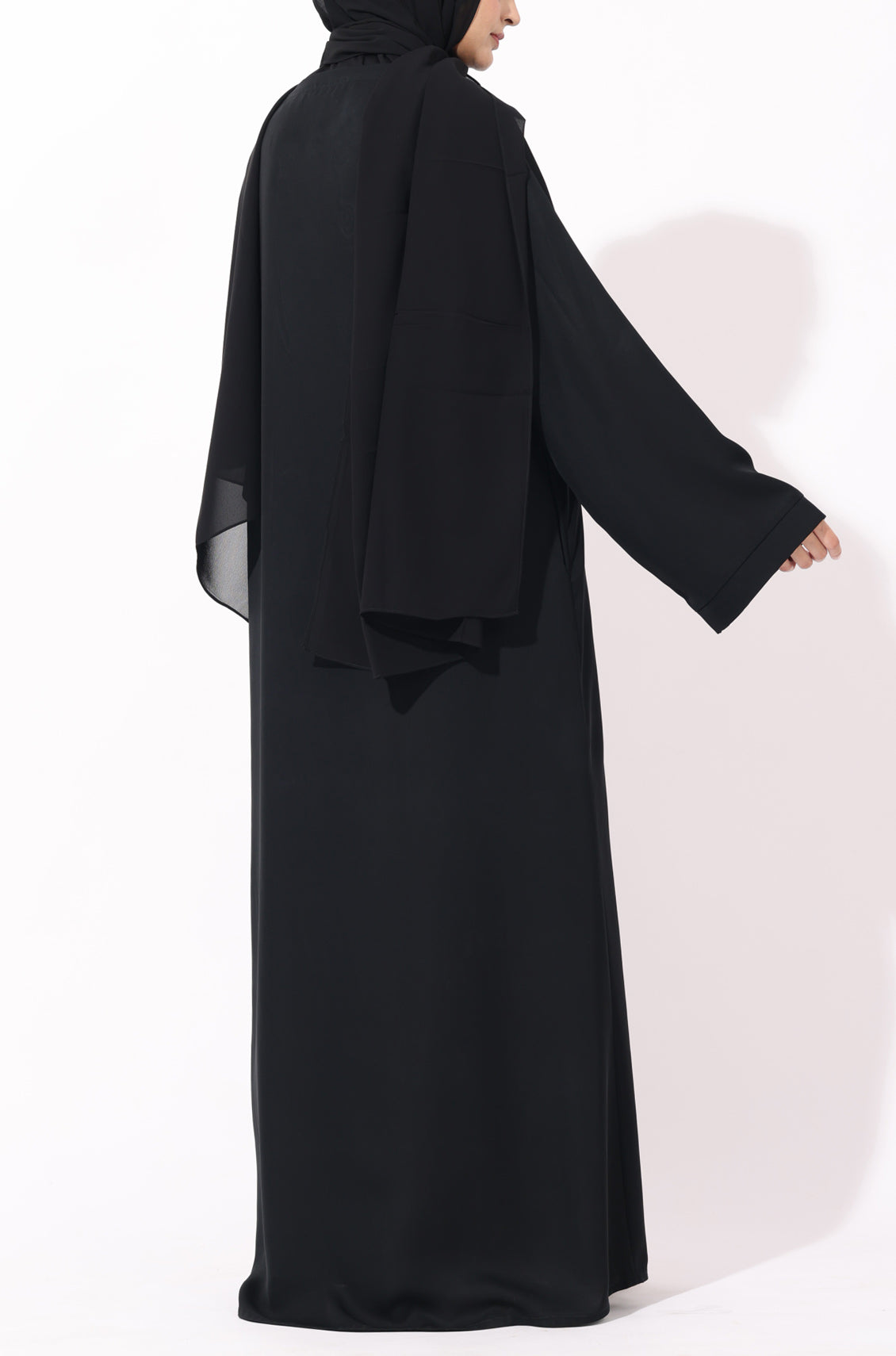 Black Nida Abaya Front Closed