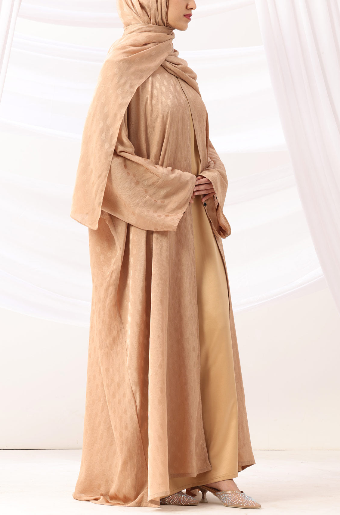 Luxe Dune Kaftan Abaya Gold