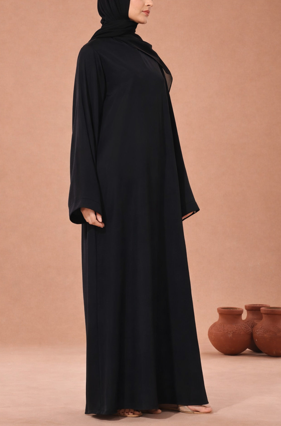 Black Emirati Nida Abaya Front Closed